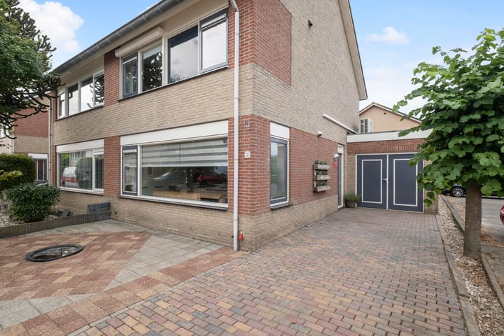 Photo 3 of Tentenveld 2