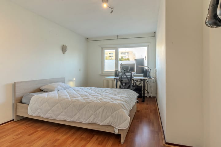 Photo 23 of Oegstgeeststraat 53