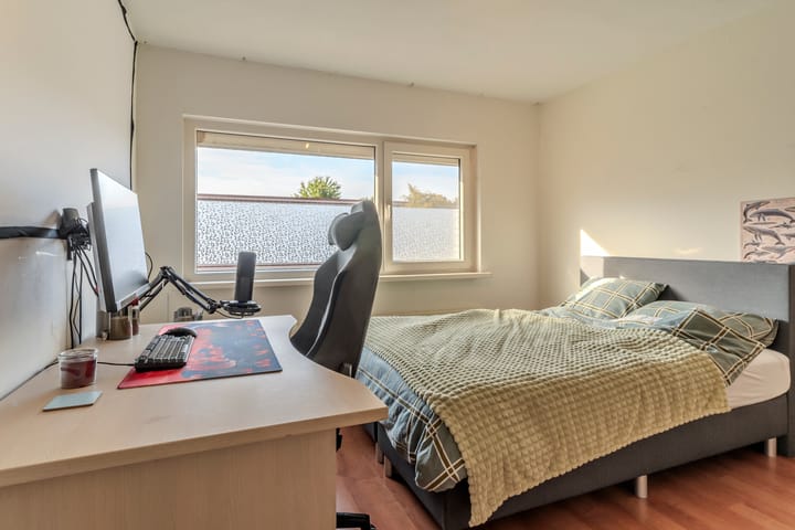 Photo 28 of Oegstgeeststraat 53