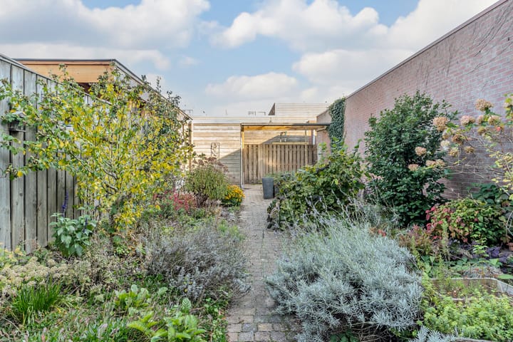 Photo 37 of Oegstgeeststraat 53