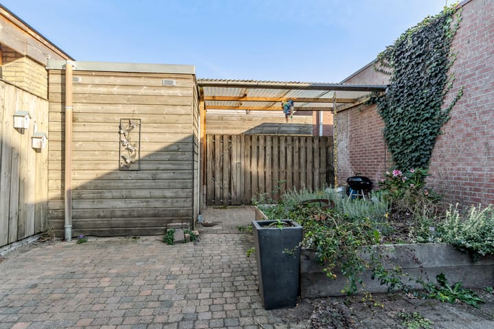 Photo 38 of Oegstgeeststraat 53