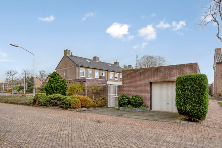 Photo 2 of Kortenaarlaan 17