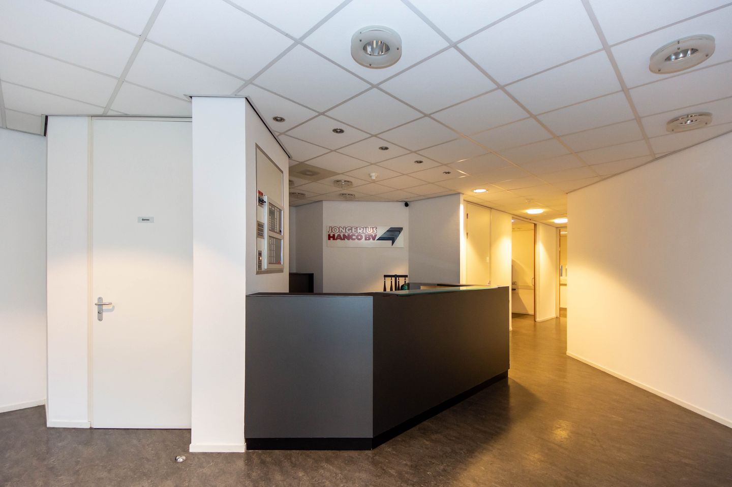 Bekijk foto 5 van Astronaut 24