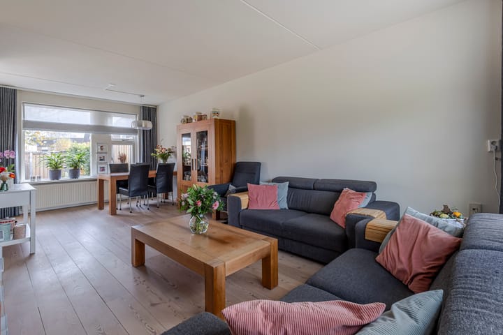 Photo 13 of Weegbree 20