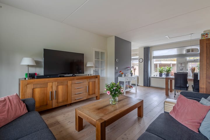 Photo 14 of Weegbree 20