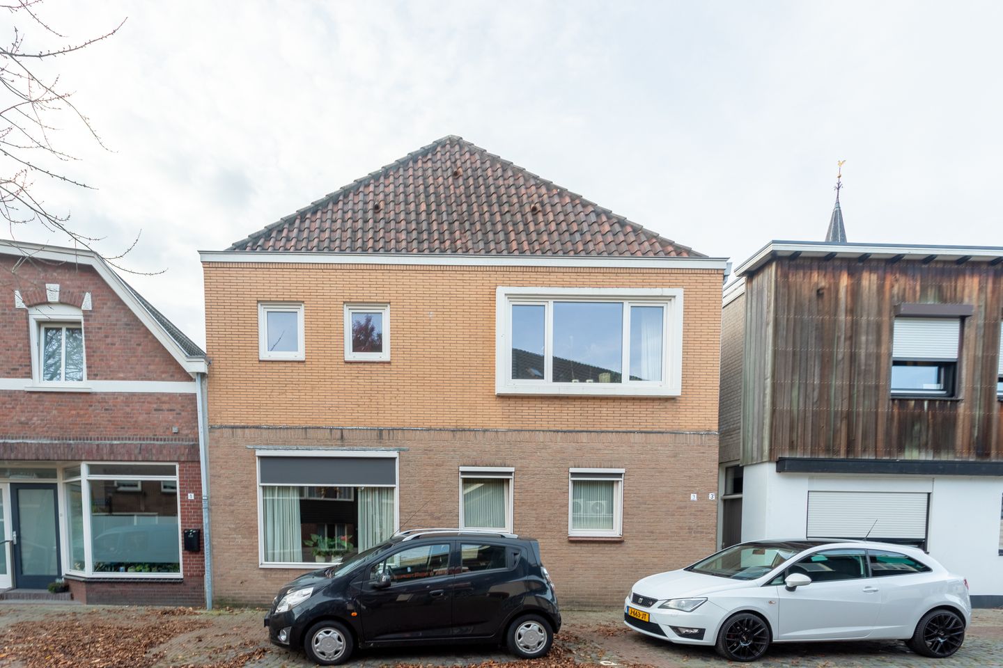 View photo 2 of Damstraat 3