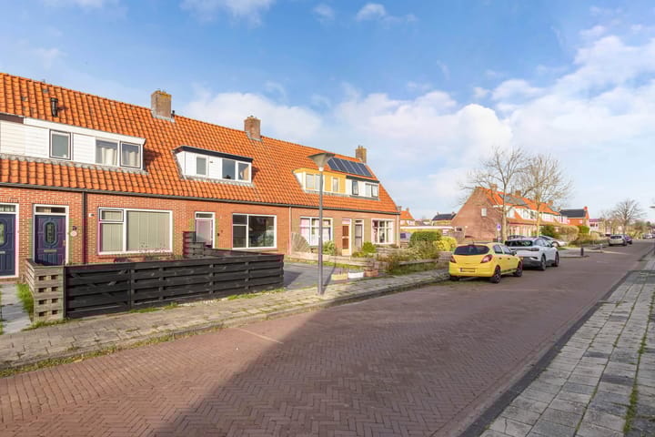 Photo 2 of Professor Wassenberghstraat 9