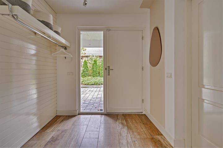 Photo 16 of Gezellelaan 11