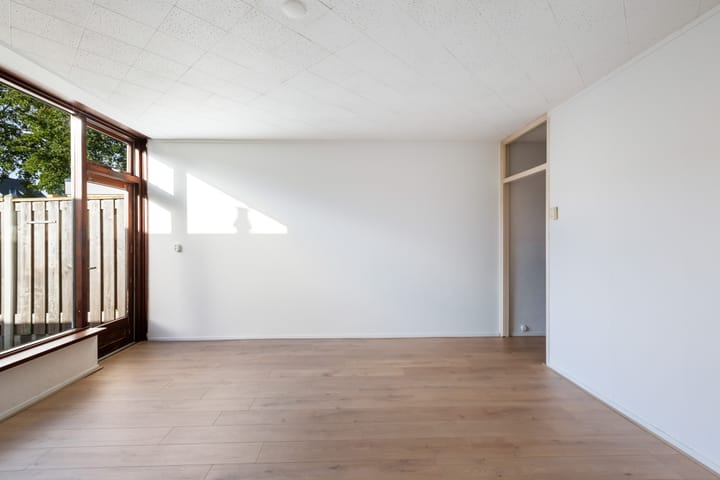 Photo 4 of Zwaluwstraat 3