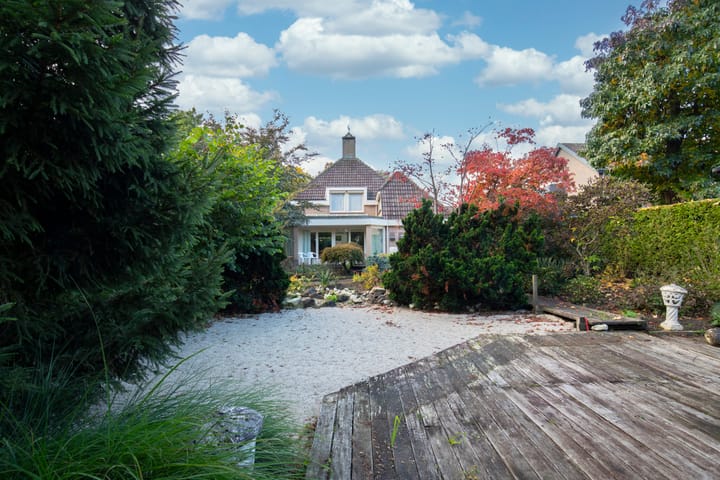 Photo 38 of Leeuwerik 13