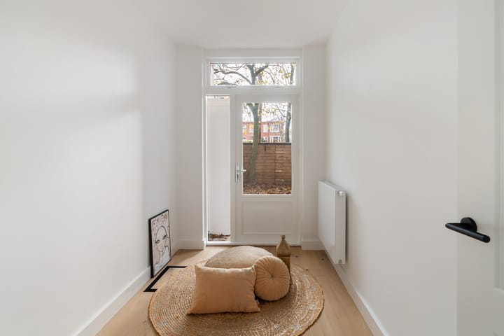 Photo 21 of Velpsestraat 162