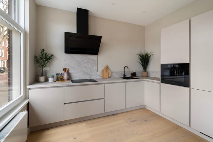 Photo 11 of Velpsestraat 162