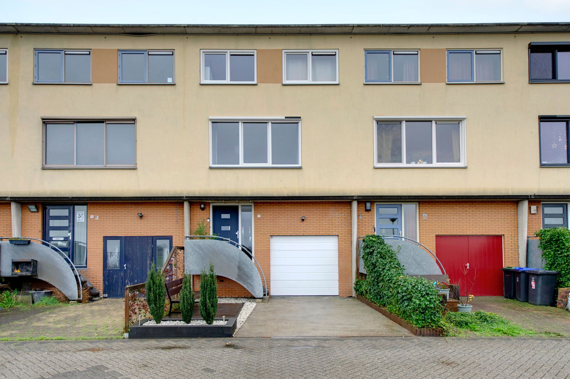 Natalie Barneykade 7 