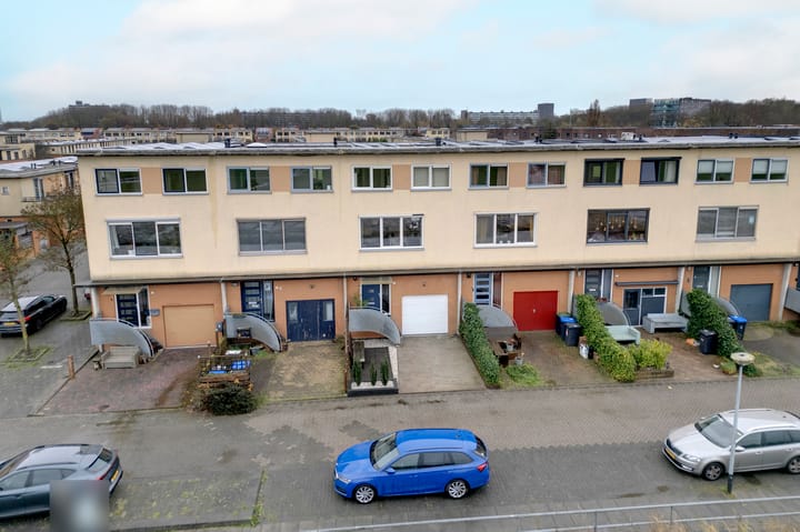 Photo 2 of Natalie Barneykade 7