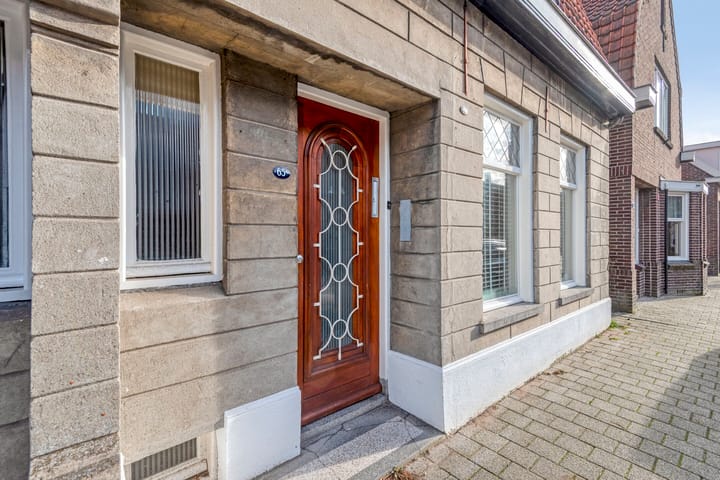 Photo 2 of Besoyensestraat 65-A