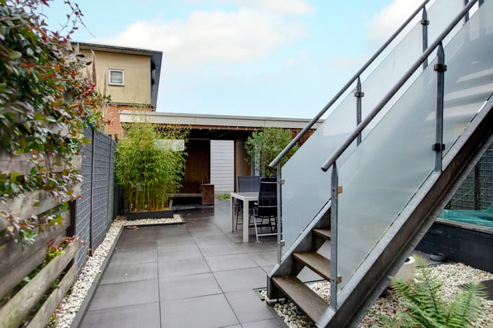 Photo 38 of Natalie Barneykade 7