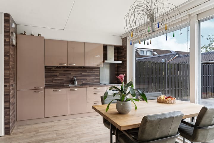 Photo 20 of Lekstraat 45