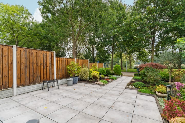 Photo 42 of Lekstraat 45