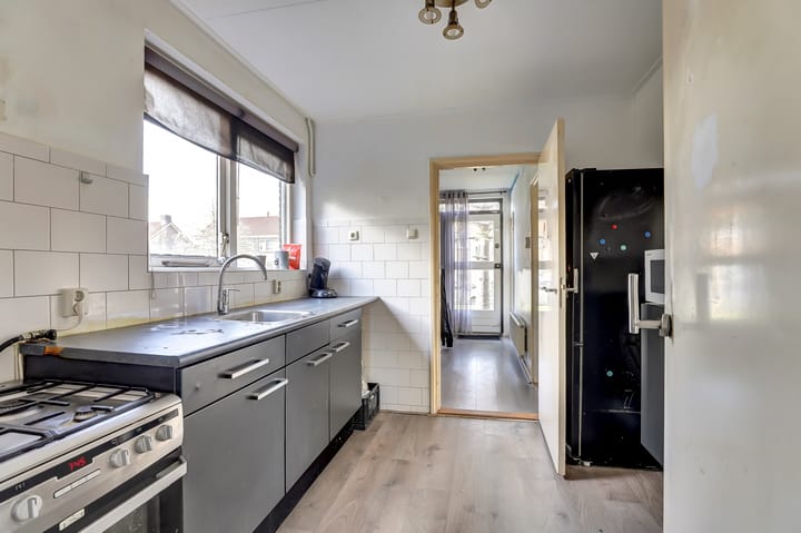 Photo 9 of Jacobus van der Waeyenstraat 18