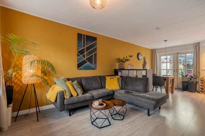 Photo 4 of Leliestraat 4