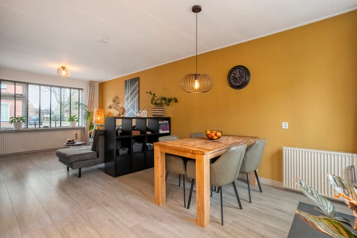 Photo 8 of Leliestraat 4