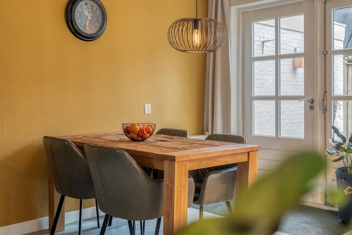 Photo 9 of Leliestraat 4