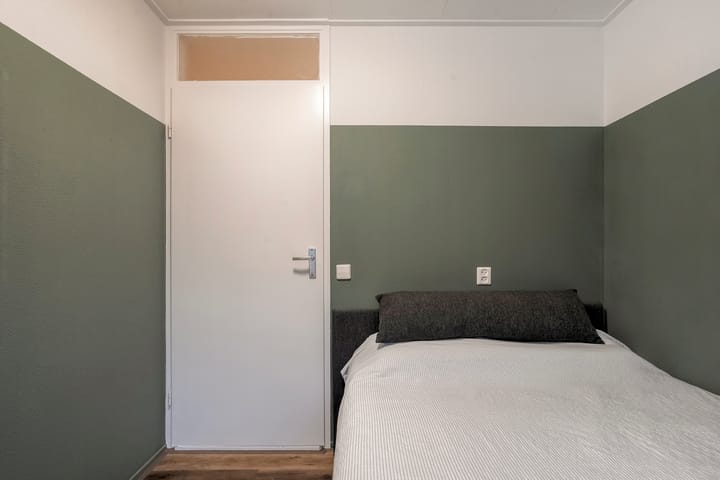 Photo 24 of Leliestraat 4