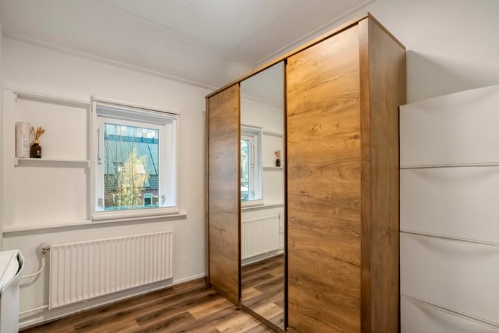 Photo 25 of Leliestraat 4