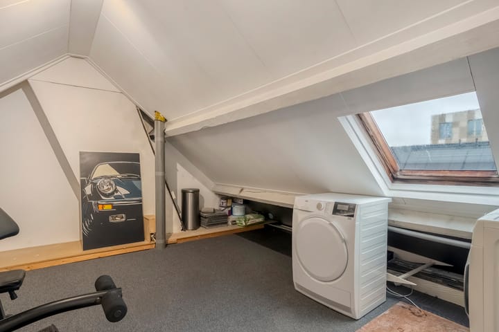 Photo 28 of Leliestraat 4