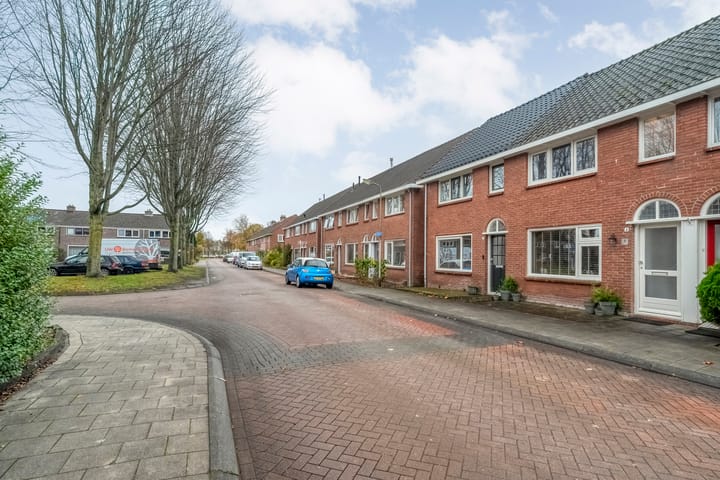 Photo 37 of Leliestraat 4