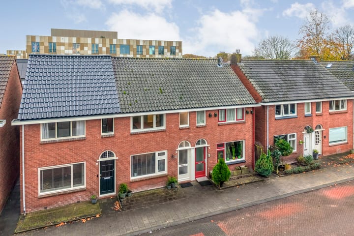 Photo 38 of Leliestraat 4