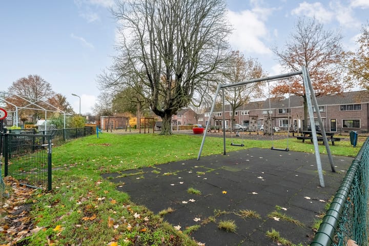 Photo 39 of Leliestraat 4