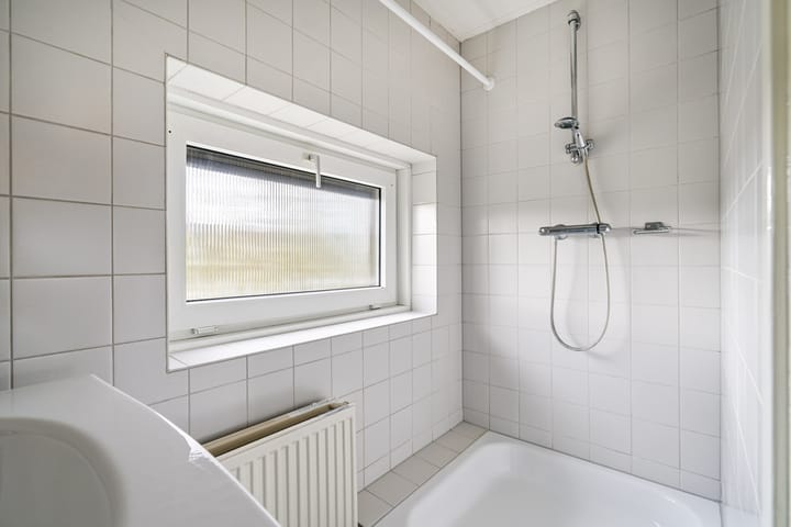 Photo 16 of Charles Vosstraat 35