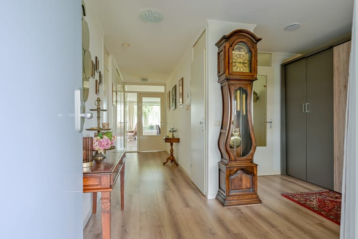 Photo 8 of Bernhardstraat 26