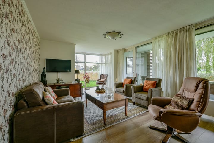 Photo 9 of Bernhardstraat 26