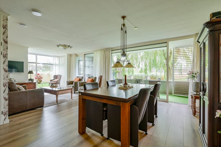 Photo 13 of Bernhardstraat 26