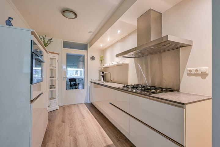 Photo 20 of Bernhardstraat 26