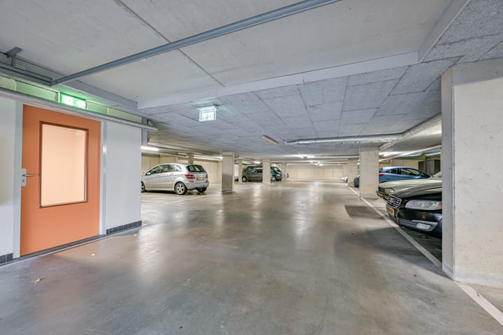 Photo 33 of Bernhardstraat 26