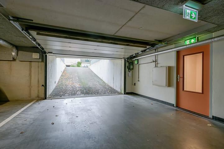 Photo 36 of Bernhardstraat 26