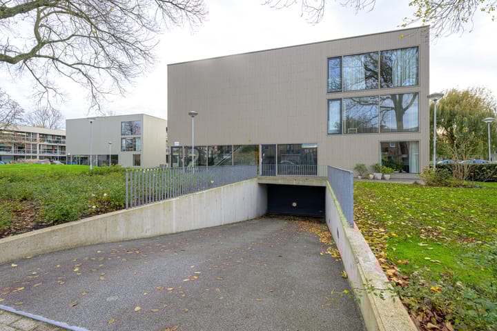 Photo 37 of Bernhardstraat 26