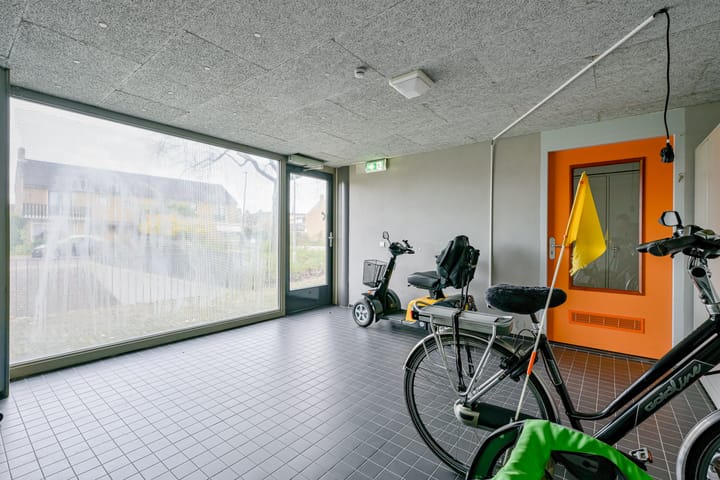 Photo 38 of Bernhardstraat 26