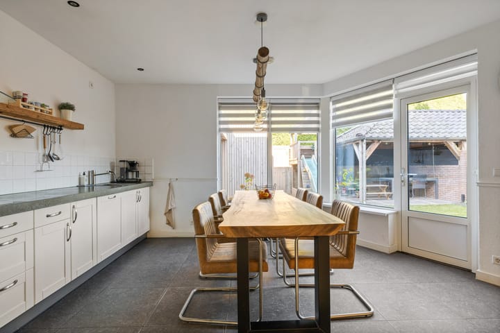 Photo 2 of Willebrordstraat 27