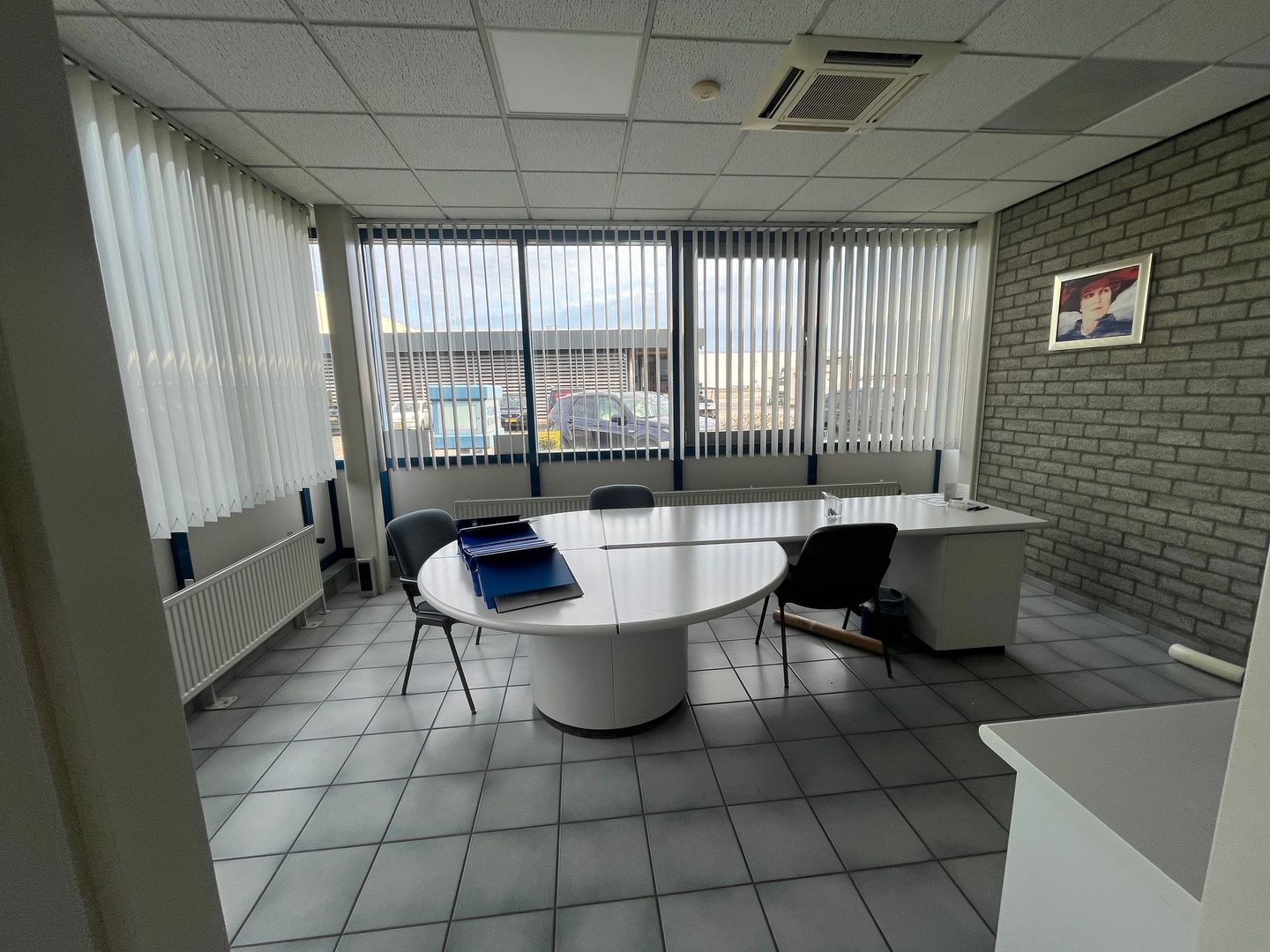 Bekijk foto 5 van Bedrijfsweg 9