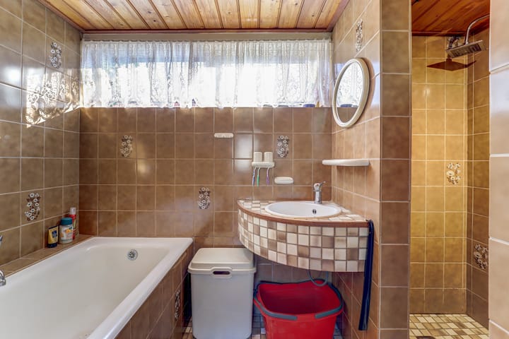 Photo 11 of Schepenstraat 6