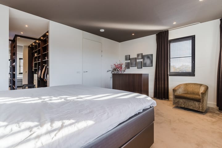 Photo 32 of de Poten 11