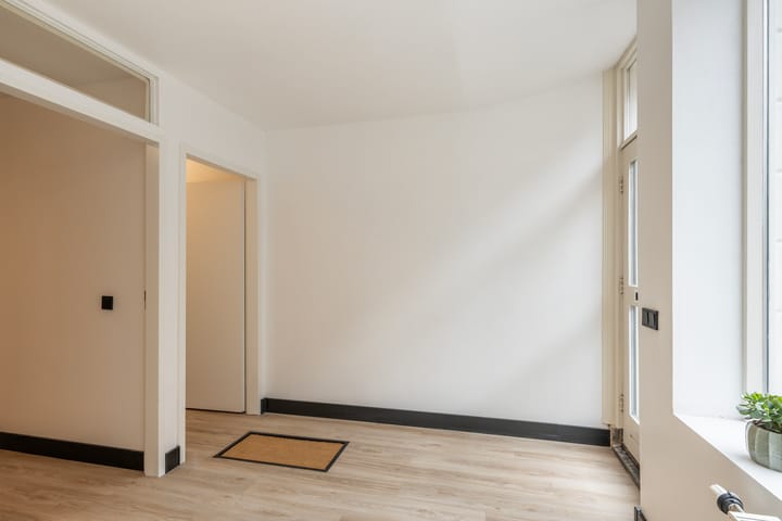 Photo 8 of Schiedamseweg 21