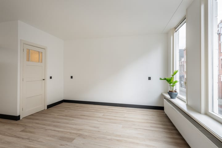 Photo 18 of Schiedamseweg 21