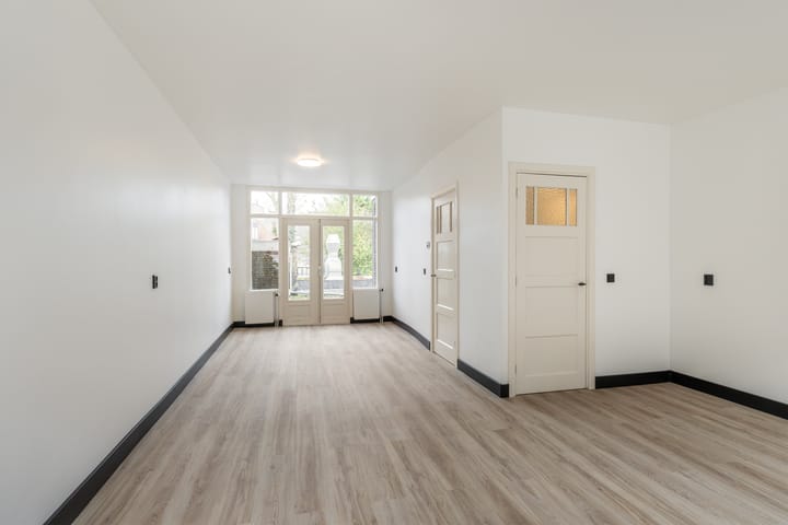 Photo 19 of Schiedamseweg 21