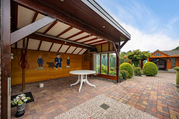 Photo 37 of Anne de Vriesstraat 21