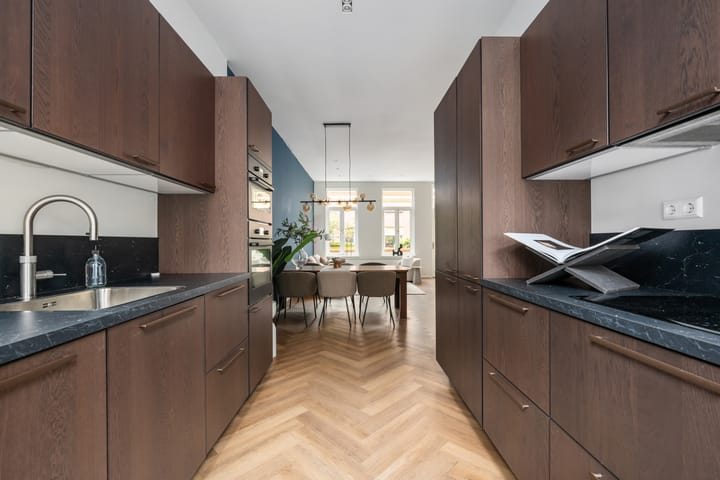 Photo 9 of Oostmaasstraat 11